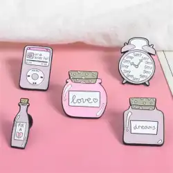ピンクのラフティングボトル目覚まし時計携帯電話ランドセルはバッジを飾らない日本の森かわいい女の子学生潮ブランドブローチ