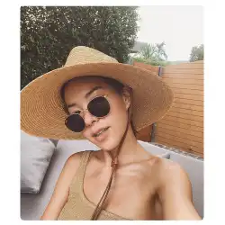 同じパナマジャズ麦わら帽子のファッションブロガー女性の夏の日焼け止めネクタイ防風海辺の大きなつばの帽子