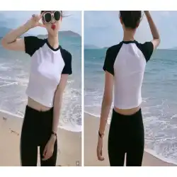 女性の2021年の新しい流行の半袖の女性のラグラン韓国バージョンはタイトフィットのハーフタートルネックの白いTシャツの女性のイントップをステッチします