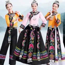 ミャオ族の衣装女性56民族舞踊の衣装ミアオジアトゥチャドンとイ族の少数民族の衣装
