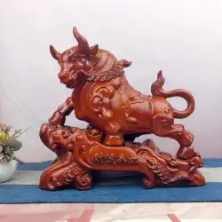 黒檀の無垢材の彫刻動物干支牛の装飾品木製の創造的なホームクラフトギフト幸運の牛の装飾品