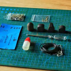退屈な手作りの創造的な生産を和らげるための未完成のパンクロボットウッドペンダント木工DIY素材パッケージ