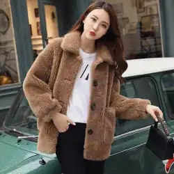 Haining模造ラム毛皮コート女性の短い韓国スタイルの秋と冬の新しい厚く緩い羊のシャーリングコートは薄いです