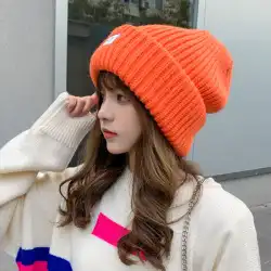 オレンジウール帽子女性の冬オレンジニット帽子大きな頭囲韓国版イヤープロテクターは小さなオールマッチ冬韓国スタイルに直面しています