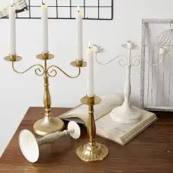 北欧のins燭台の装飾品黄金のキャンドルテーブルランプヨーロッパスタイルの家庭用西洋料理ロマンチックな結婚式キャンドルライトディナー小道具