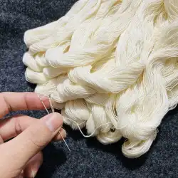 昔ながらのミシンキルト、綿糸、結婚式のキルティング糸、ソーセージ糸、茶色のストランド、綿パッド入りのキルト、手縫いのステッチ糸