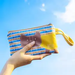 長くてかわいい生地を持っている財布の女性の手韓国語版2020新入生シンプルな衣装携帯電話キーコイン変更