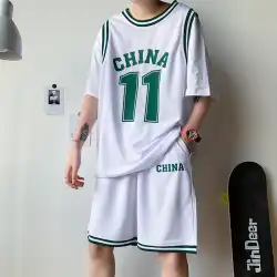 夏のスポーツスーツ男性韓国版トレンドワイルドハンサムルーズバスケットボールジャージー半袖Tシャツショーツツーピース