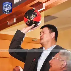Yao MingMVP共同ブランドのYangliuユースペインティング限定コレクションバスケットボール屋内および屋外コレクションギフトボックスGuochaoNo。7