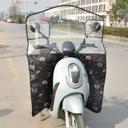 透明なフロントガラスの防雨アーティファクトに乗る電池車のフロントガラスの冬の女性のオートバイのスクーター