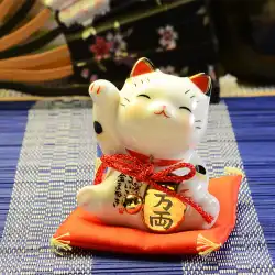 日本の薬剤師の窯の色の絵の富は、友人や恋人の贈り物を送る幸運な猫の車の装飾の誕生日のオープニングに入っています