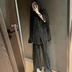2022 秋の韓国語バージョン緩い縦ストライプ黒シャツ女性のデザインのシックなハイウエストワイドレッグパンツツーピーススーツ
