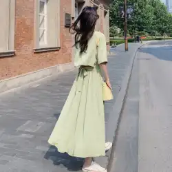 アボカドグリーンの背中の開いたドレスの女性の夏 2022 新しい夏の腰の気質ティーブレイクフレンチスウィートロングスカート