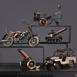 レトロな錬鉄製のオートバイの車の金属モデルの装飾クリエイティブホームデスクトップの装飾ワインキャビネットの本棚の装飾