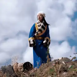 「Fengxin」レトロブルーブロケードチベットガウン素材ゴージャスなチベットチベット服チベット服チベット女性