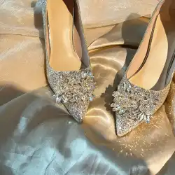 結婚式の靴 Xiuhe ウェディングドレス 2 着用クリスタルシューズブライダルシューズ女性のシャンパンカラーのハイヒール疲れていない足のラインストーン 2022 新