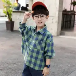 男の子の綿の格子縞のシャツの子供の春のシャツの韓国語バージョンの子供の春と秋のスタイル 2023 の新しい長袖のトップ