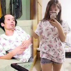 北京で横たわる面白い葛君は、同じスタイルのパーティー半袖Tシャツを着て麻痺し、ジョークを撮影する男女のパロディー服を着た葛おじさんインターネット有名人