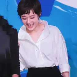 Sun Li Zhang Ziyi スターと同じスタイルのルーズスタンドカラー白長袖シャツ女性の純綿オールマッチバットスリーブシャツ