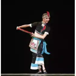 彼女国籍ダンス服3月春と同じミャオ族パフォーマンス服女性ソロダンス芸術試験服ステージパフォーマンス服フルセット