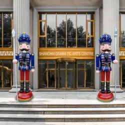 くるみ割り人形の兵士 FRP 彫刻屋外テーマショッピングモールホテルウェルカムオーナメント風景 KTV 装飾