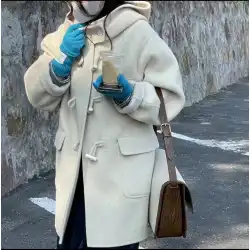 2023 秋と冬の新長毛肥厚フード付きホーンバックル両面カシミヤコート女性の小さなウールのコート
