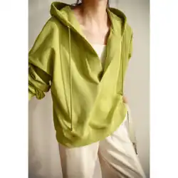2023 新デザインセンスニッチカジュアルトップヨーロッパ商品美しい薄セクショングリーン巾着フード付きセーター女性の秋
