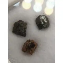 アルミニウム ホウ素 ジルコン カルシウム石/レッド シリコン ホウ素 アルミニウム カルシウム石 パイナイト ミャンマー産希少鉱物原石標本結晶