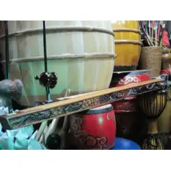 ベトナムで生産されるキン族の民族楽器「ドゥシェンキン」